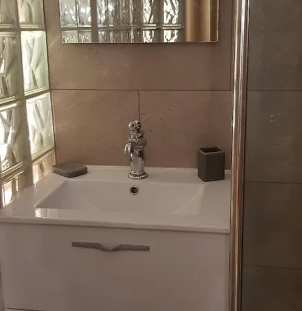 Oda ve Kahvaltı Chez Dedou Et Madou Florensac