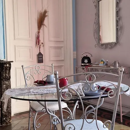 Oda ve Kahvaltı Chez Dedou Et Madou Florensac
