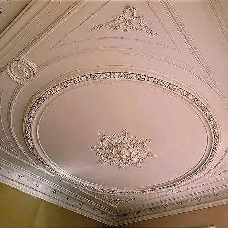 Chez Dedou Et Madou Oda ve Kahvaltı Florensac