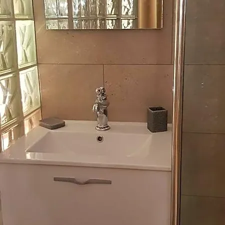 Chez Dedou Et Madou Oda ve Kahvaltı
